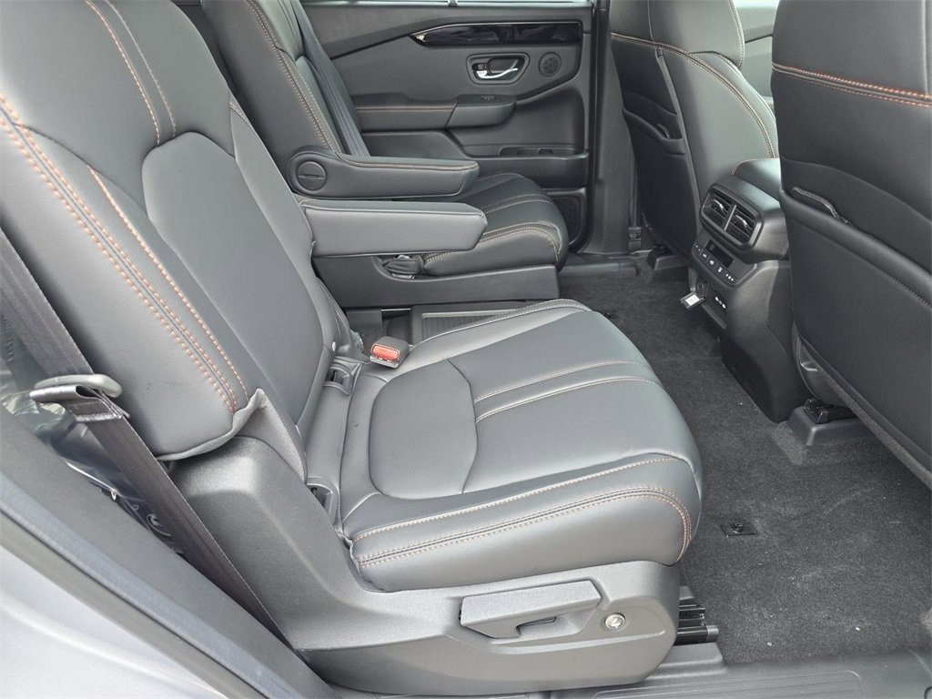 New 2025 Honda Pilot TrailSport image 23