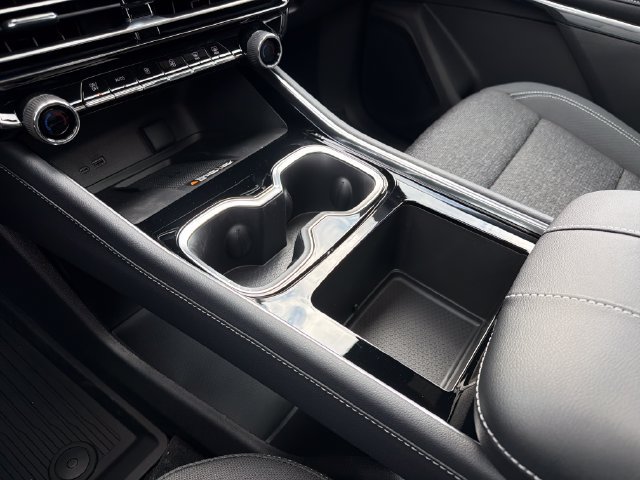 New 2027 Chevrolet Traverse LT w/ Sun and Wheel Package FWD image 31