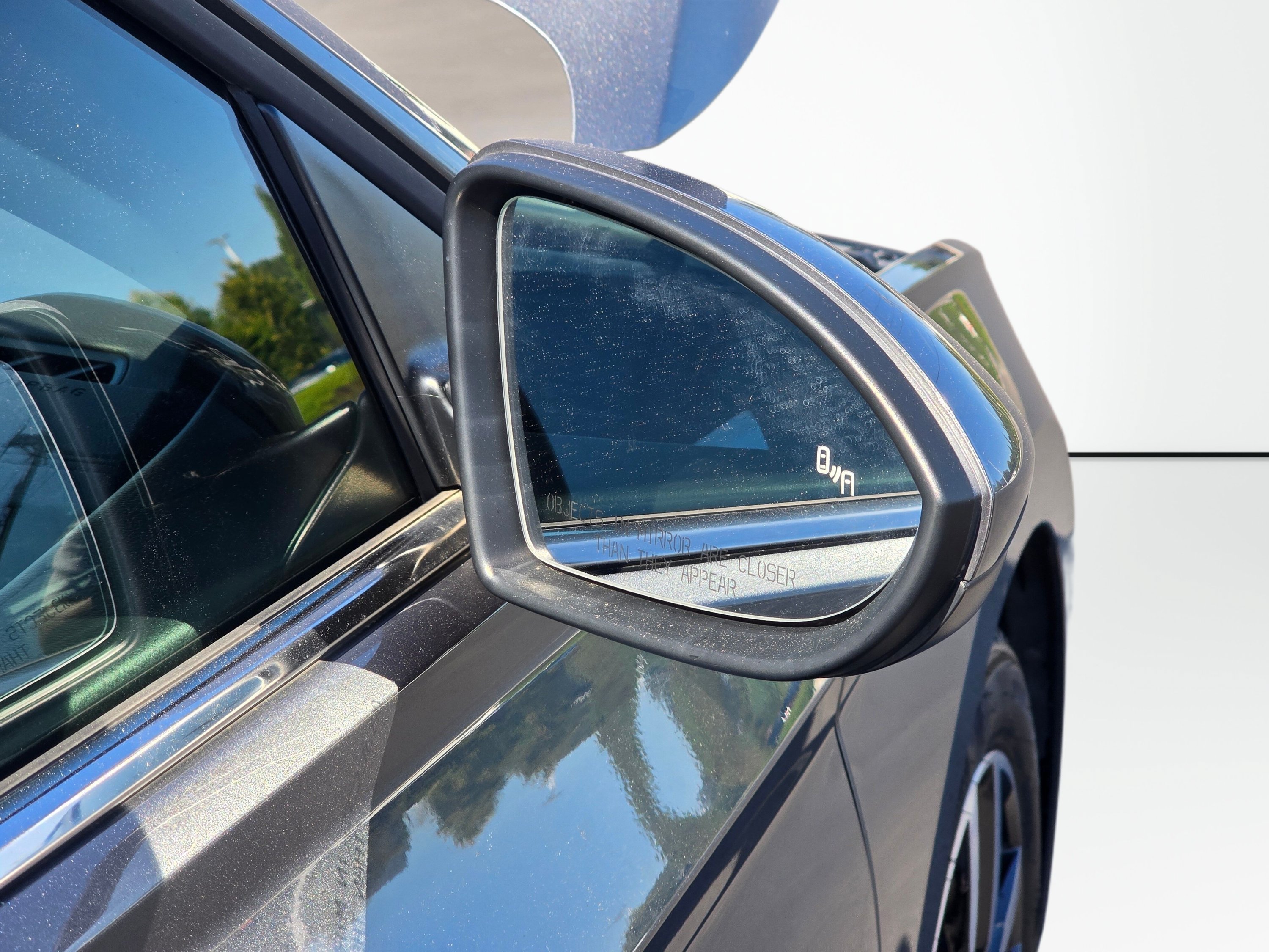 Used 2025 Volkswagen Jetta SE w/ Sunroof Package FWD image 29