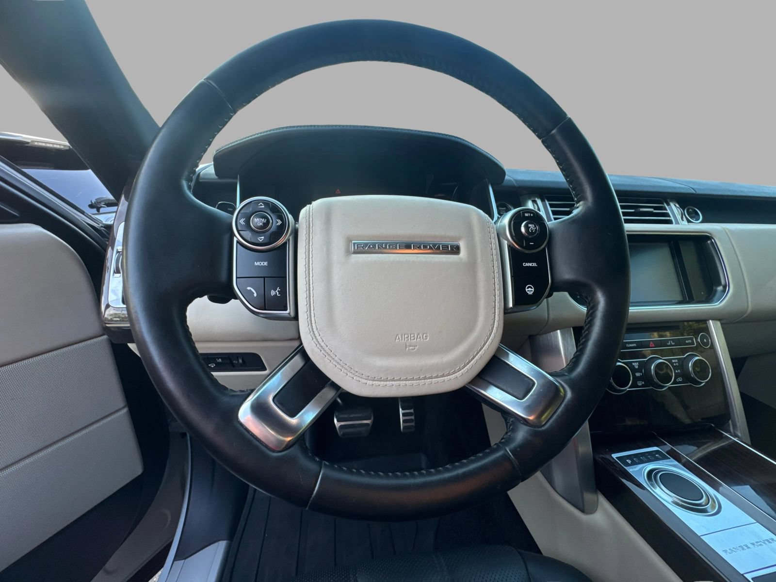 Used 2015 Land Rover Range Rover Supercharged AWD/4WD image 18