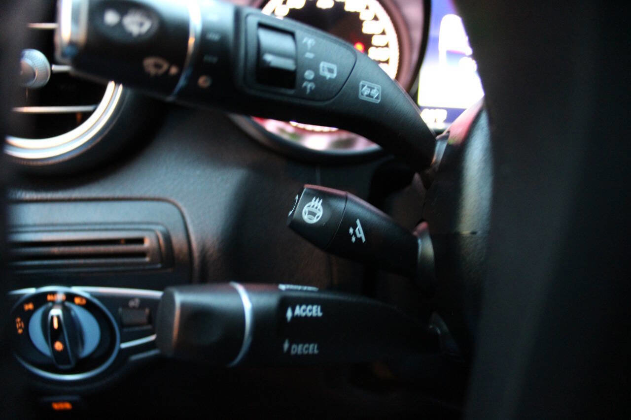 Used 2017 Mercedes-Benz GLC 300 4MATIC image 44