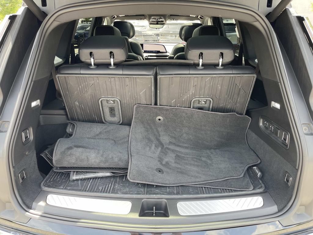 Used 2026 Cadillac Vistiq Sport w/ LPO, Floor Liner Package AWD/4WD image 12