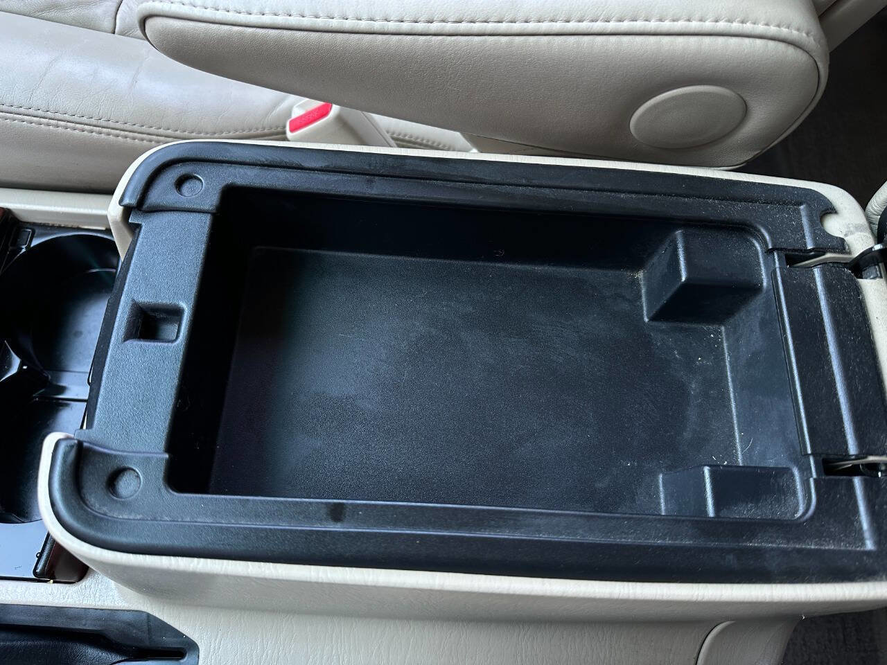 Used 2004 Toyota Land Cruiser image 55