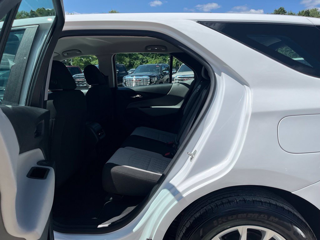 Used 2023 Chevrolet Equinox LS FWD image 27
