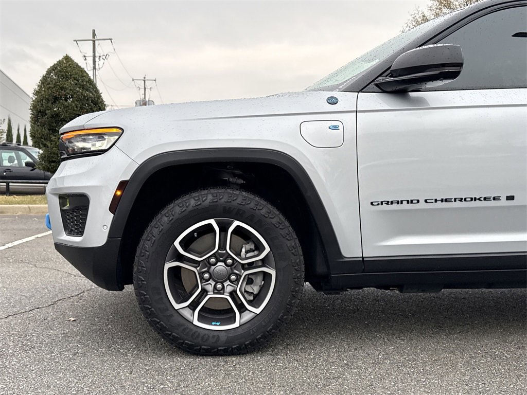 Used 2022 Jeep Grand Cherokee Trailhawk w/ Advanced Protech Group II image 9