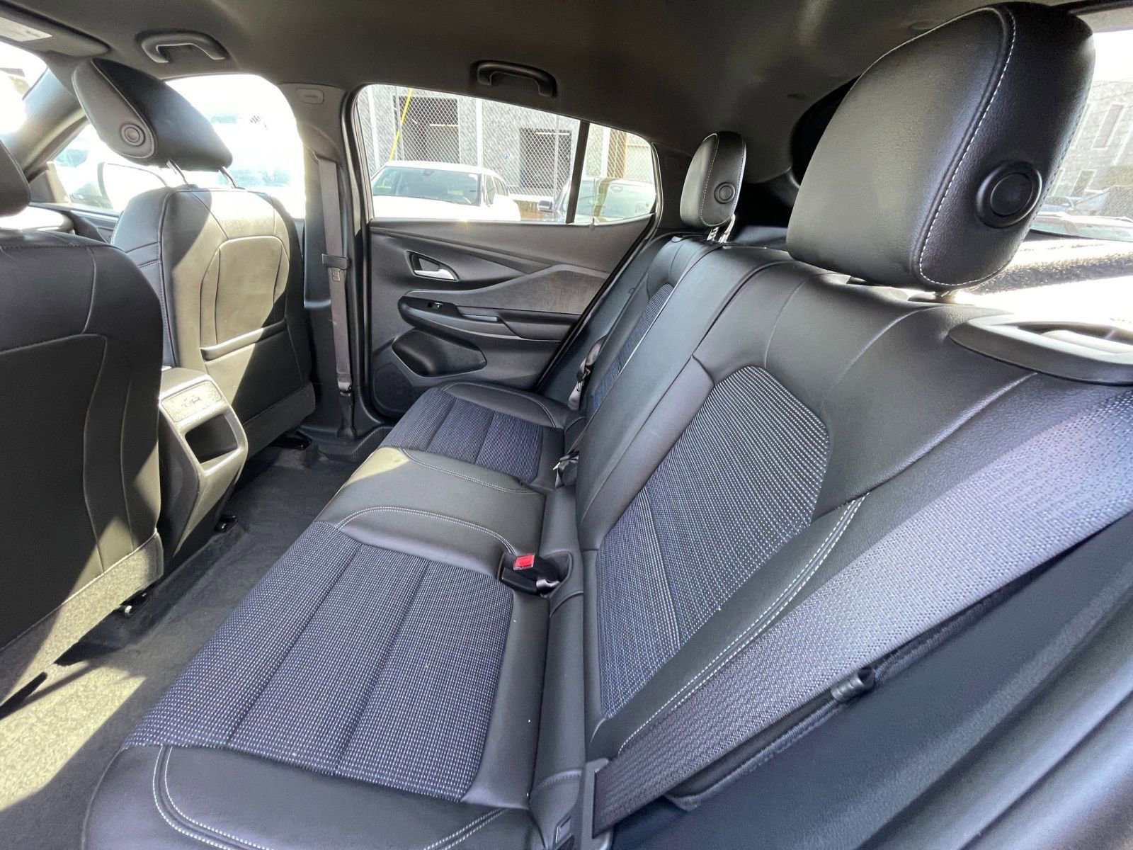 Used 2025 Buick Envista Preferred image 24