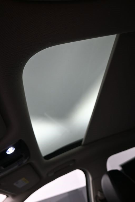 Certified 2023 Kia Sorento S w/ Panoramic Sunroof Package image 18
