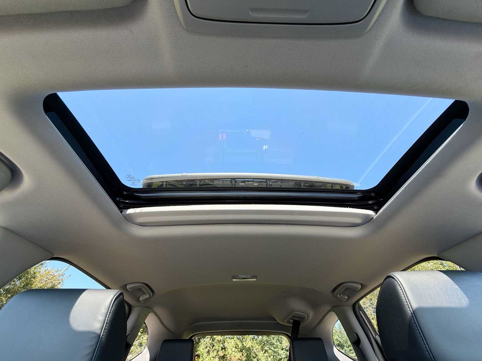 Used 2022 Honda CR-V EX-L image 16