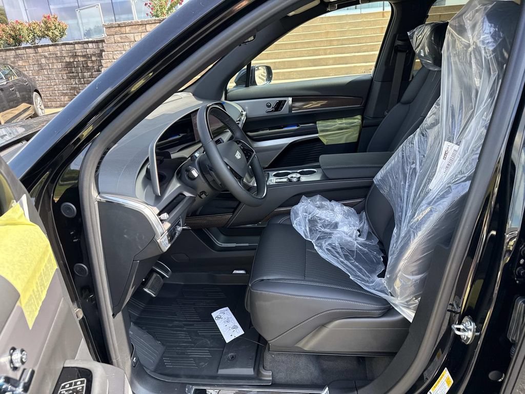 New 2027 Cadillac Vistiq Luxury w/ LPO, Floor Liner Package AWD/4WD image 8