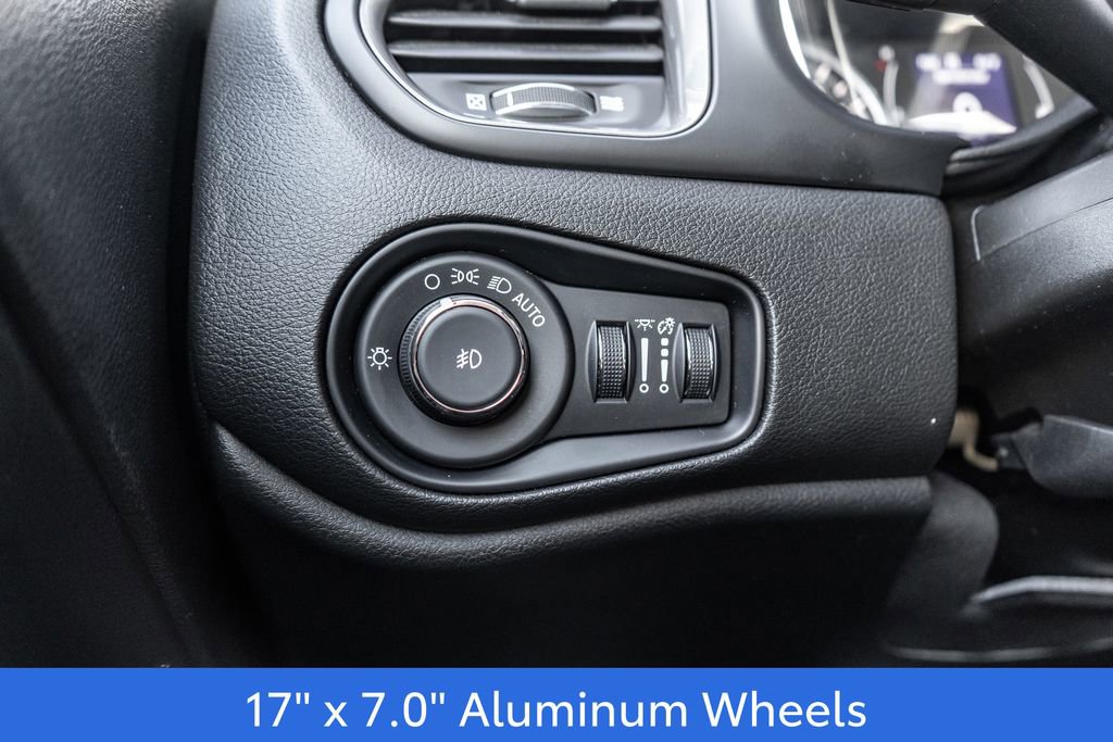 Used 2023 Jeep Renegade Latitude w/ Premium Group AWD/4WD image 20