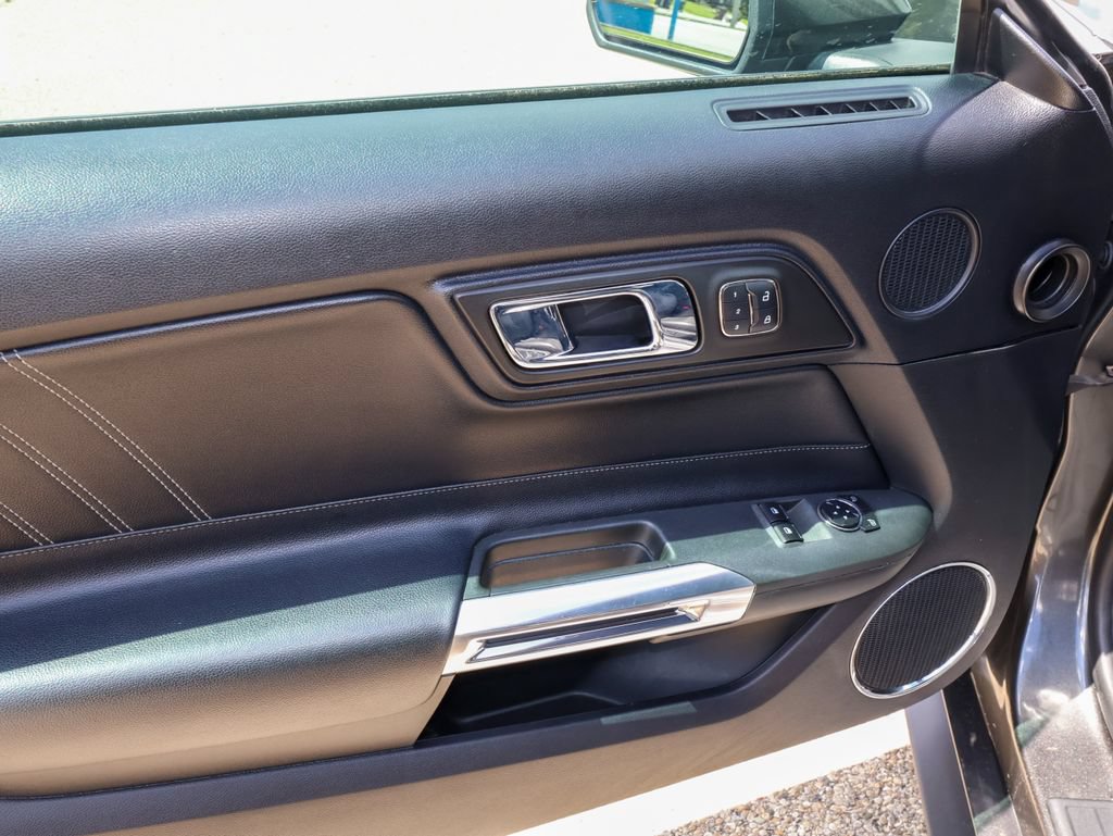 Used 2016 Ford Mustang GT RWD image 14