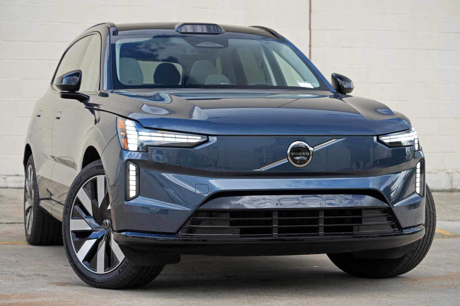 Used 2025 Volvo EX90 Ultra AWD/4WD image 4