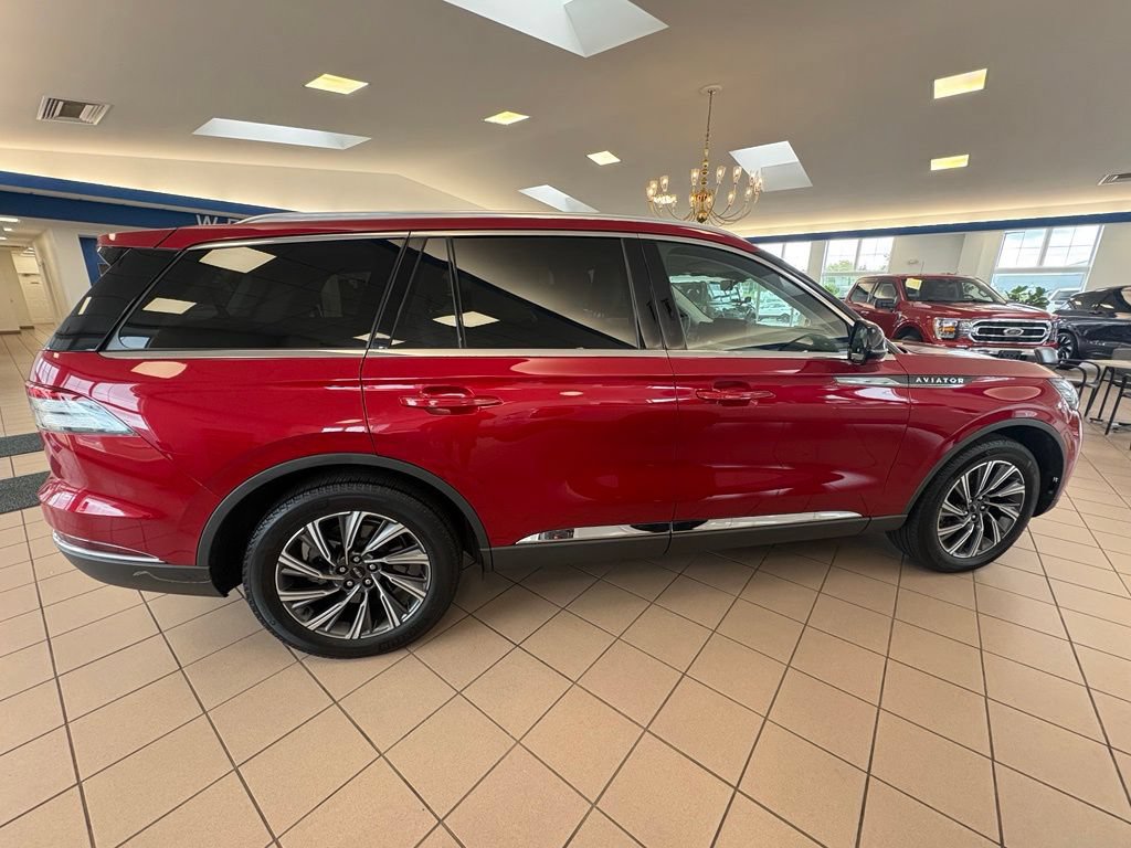 Used 2025 Lincoln Aviator AWD w/ Equipment Group 101A image 6