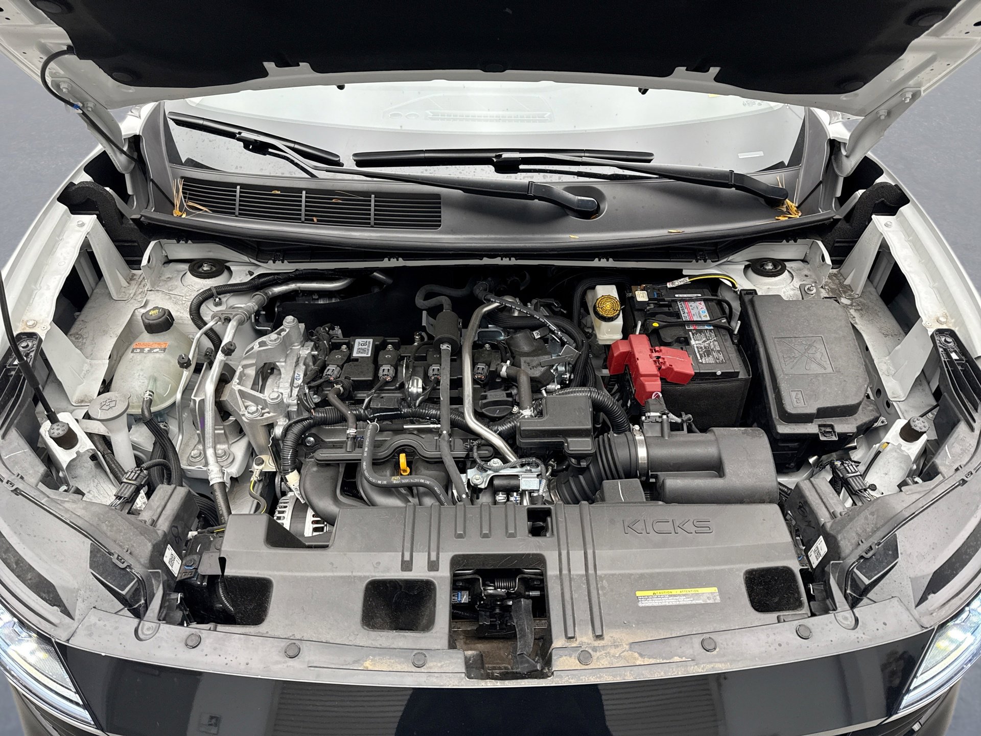 Used 2025 Nissan Kicks SR image 26