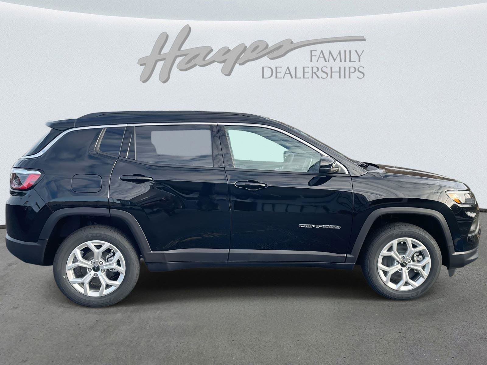 New 2026 Jeep Compass Latitude image 26