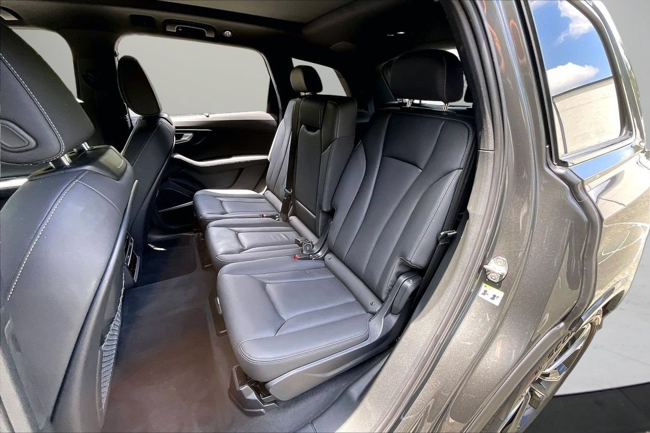 Used 2025 Audi Q7 3.0T Premium Plus AWD/4WD image 24