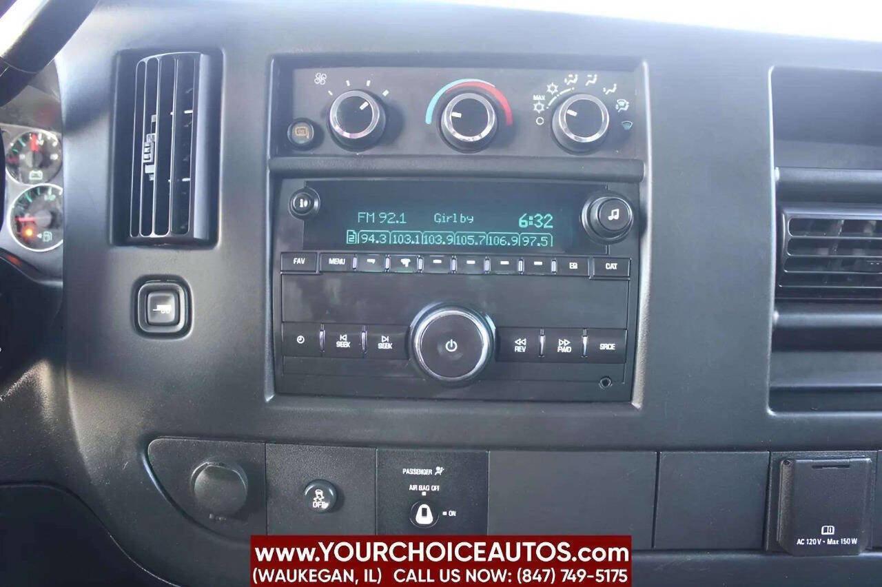 Used 2016 GMC Savana 3500 Extended image 25