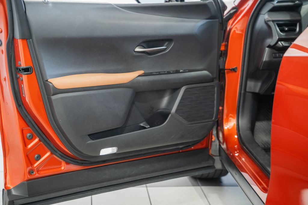 Used 2019 Lexus UX 200 w/ Premium Package FWD image 38