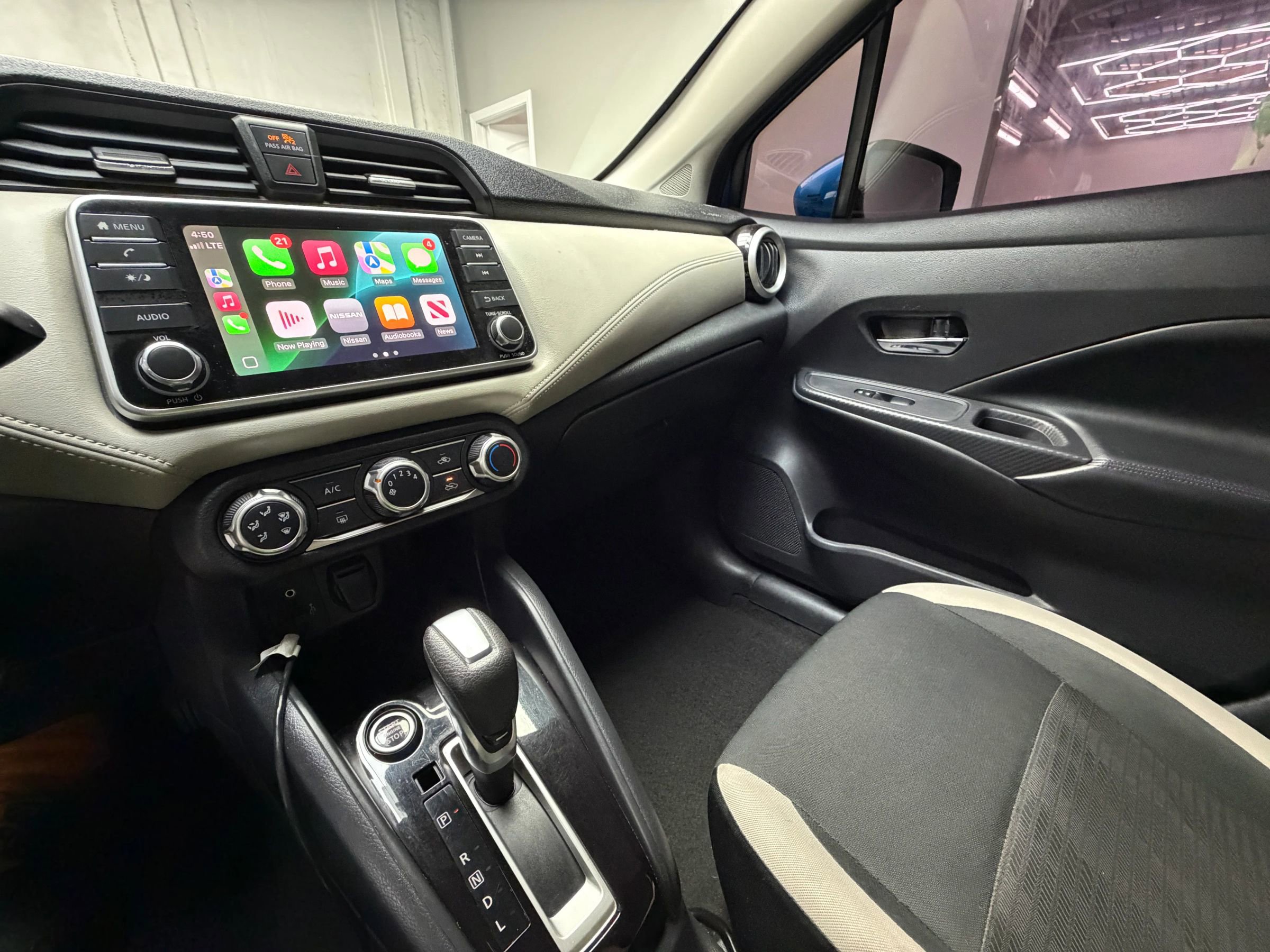 Used 2020 Nissan Versa SV image 38