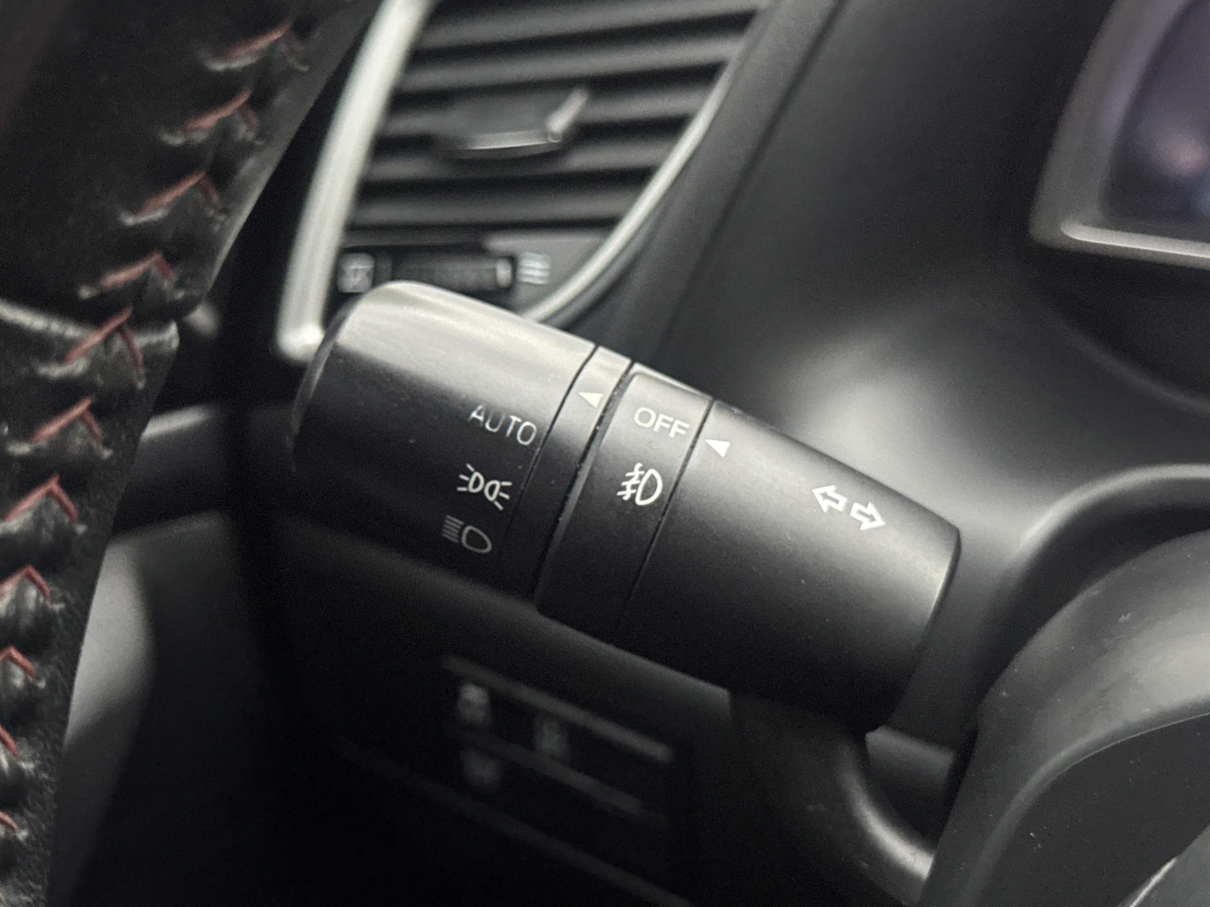 Used 2016 MAZDA MAZDA3 i Touring image 14