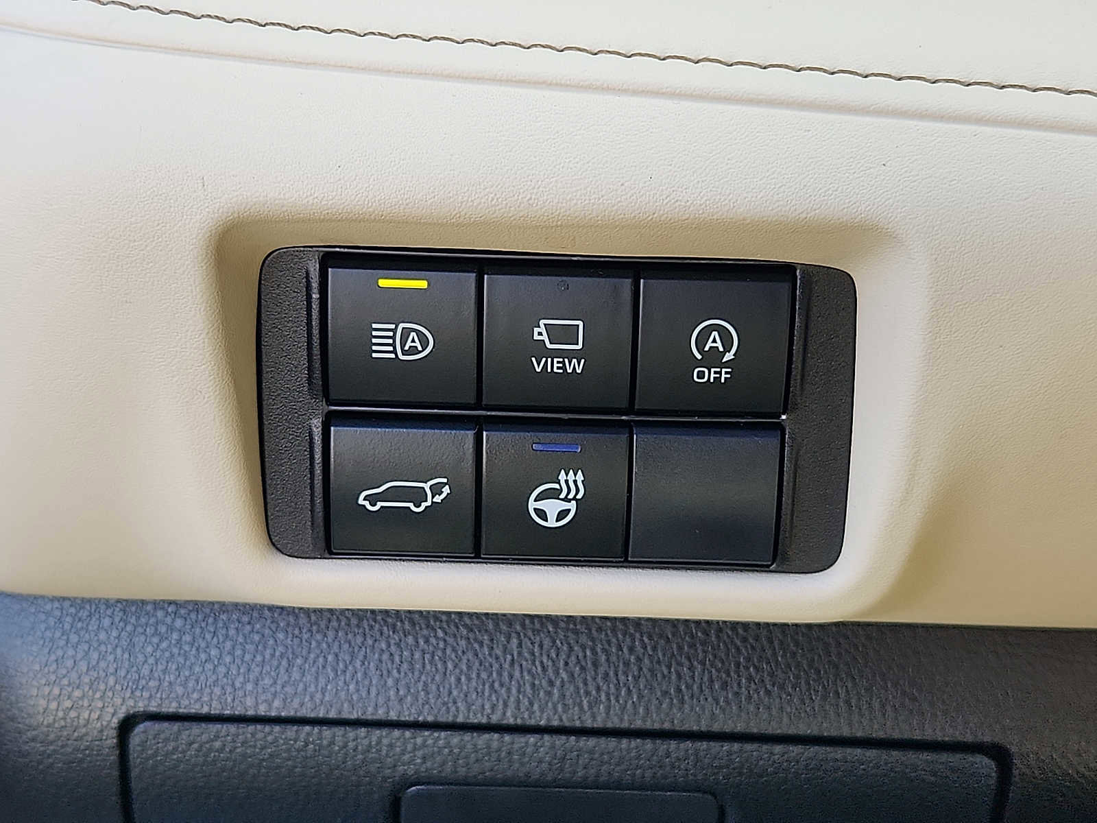 Used 2024 Toyota Highlander Limited image 22