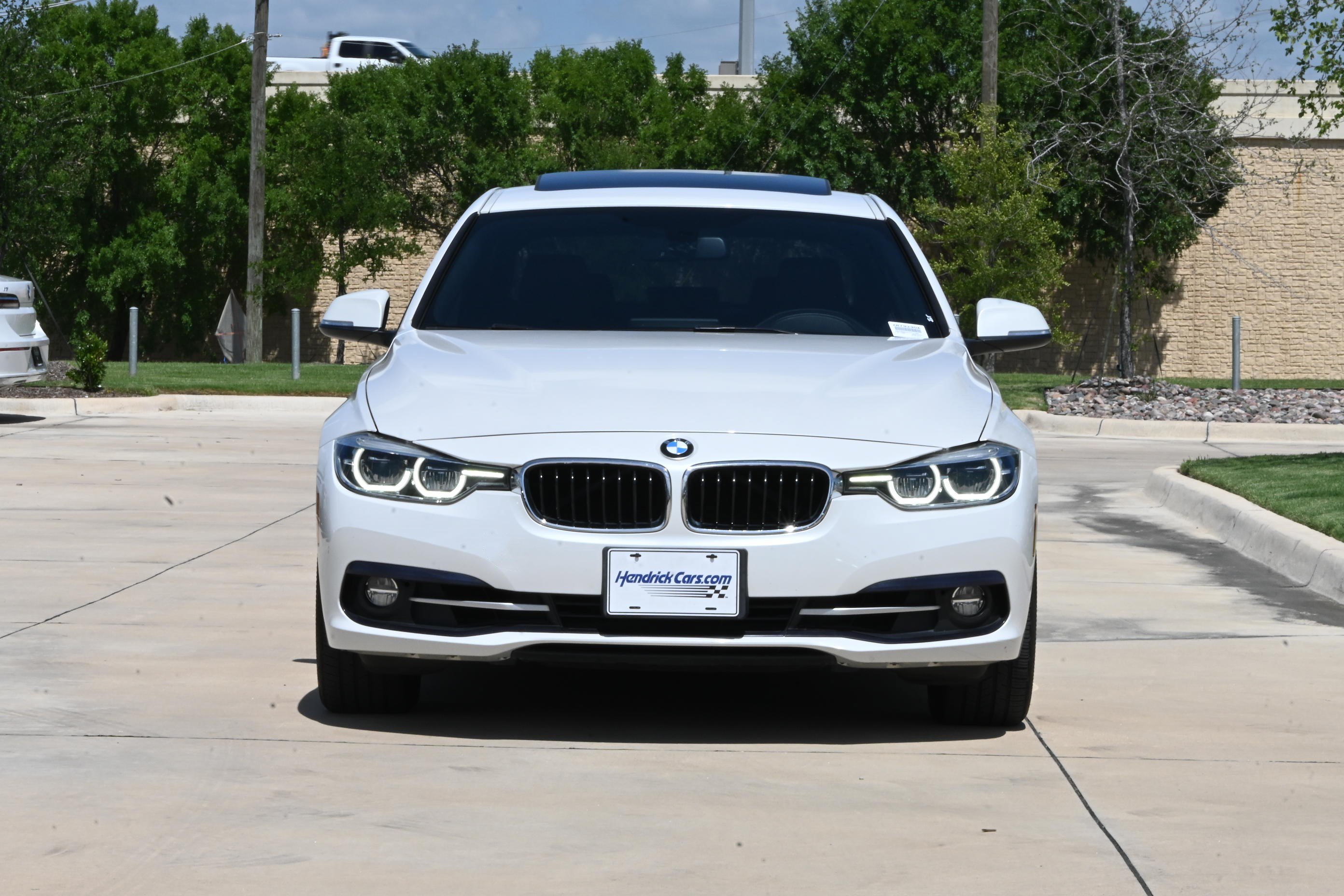 Used 2018 BMW 330i Sedan RWD image 3