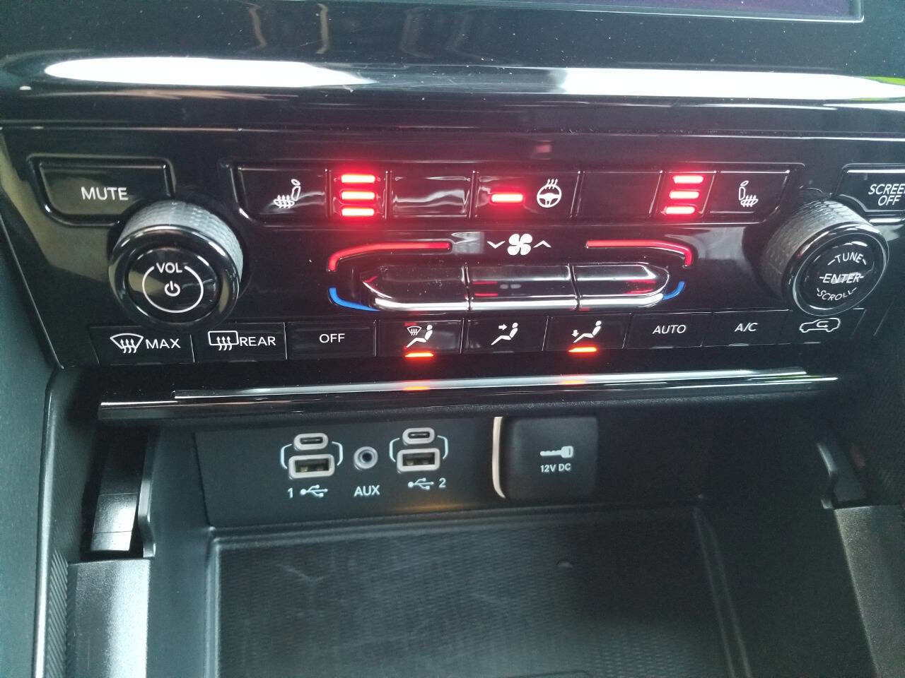 Certified 2024 Jeep Grand Cherokee L Laredo w/ Luxury Tech Group I AWD/4WD image 25