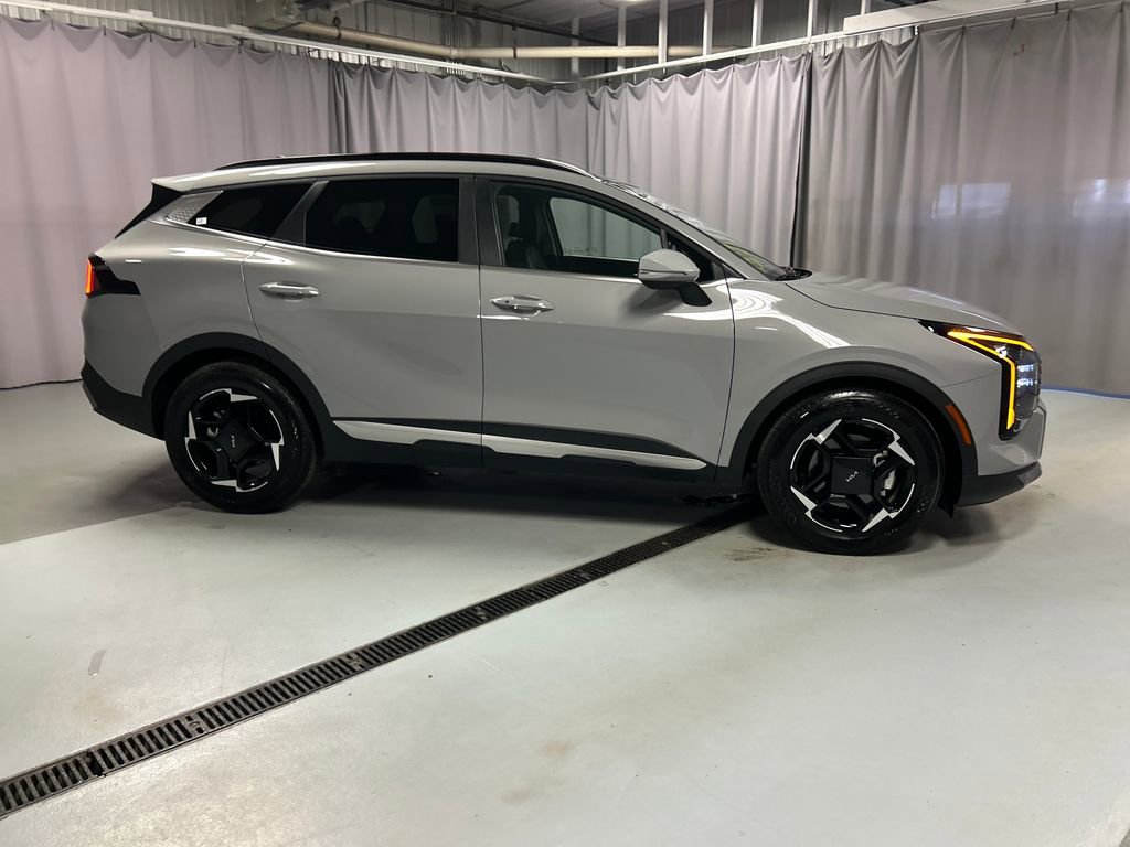 Used 2026 Kia Sportage EX w/ EX Panorama Roof Package image 8