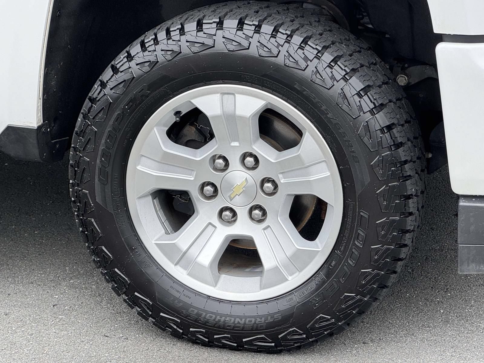 Used 2018 Chevrolet Silverado 1500 LT w/ All Star Edition AWD/4WD image 8
