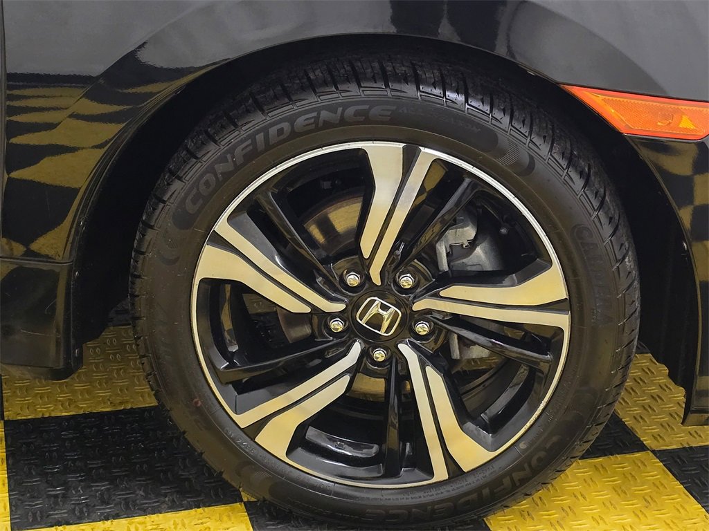 Used 2016 Honda Civic Touring image 9