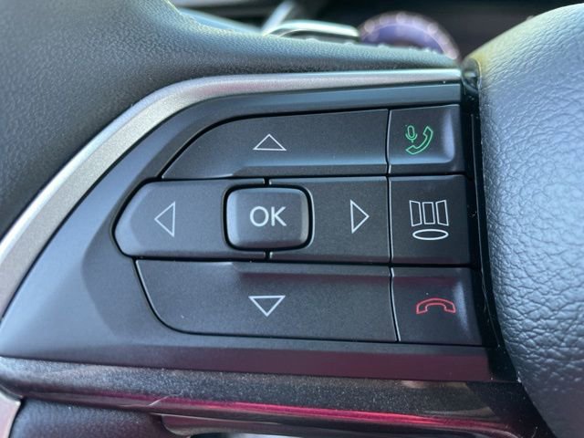 Used 2023 Jeep Grand Cherokee Laredo image 16