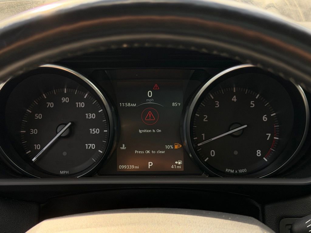 Used 2016 Land Rover Range Rover Sport SE image 16