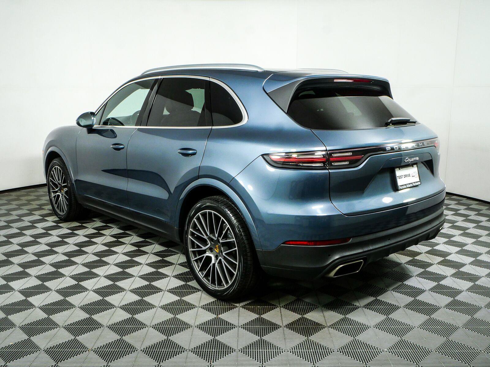 Certified 2020 Porsche Cayenne AWD/4WD image 31