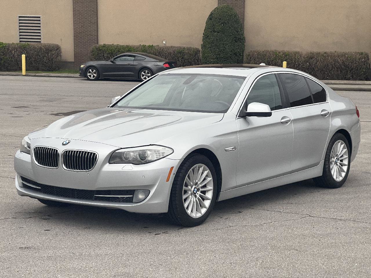 Used 2011 BMW 535i Sedan image 4