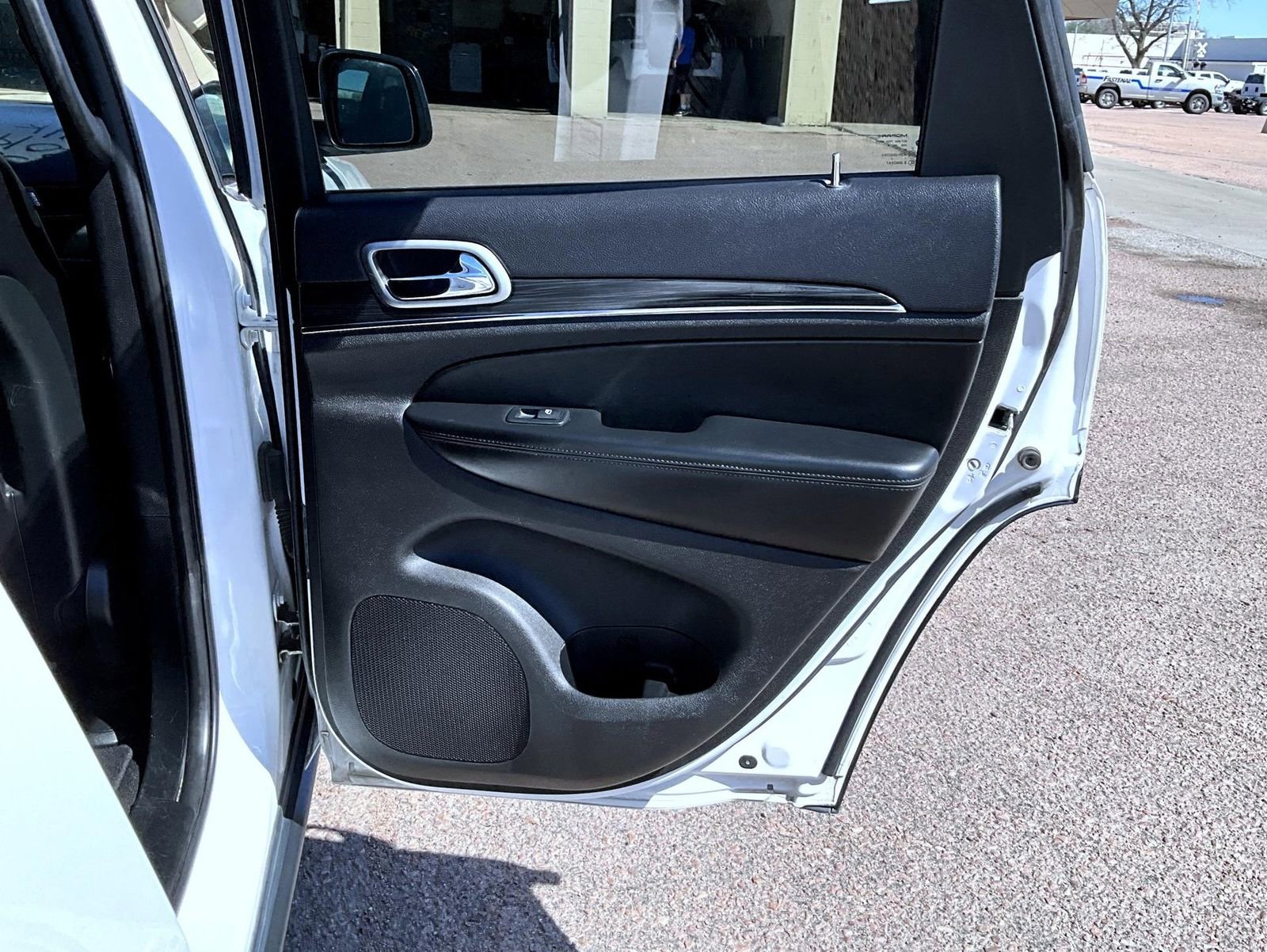 Used 2019 Jeep Grand Cherokee Limited AWD/4WD image 18