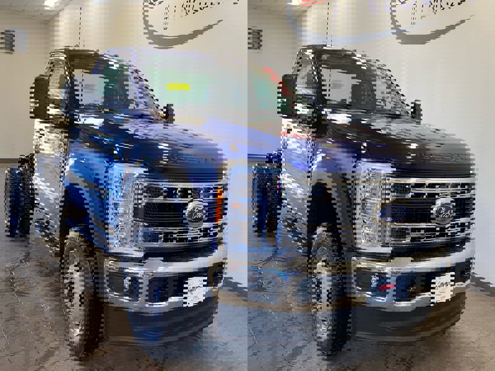 New 2026 Ford F550 4x4 Regular Cab Super Duty image 2