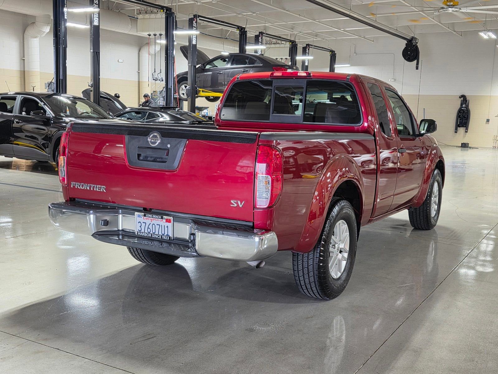 Used 2015 Nissan Frontier SV RWD image 7