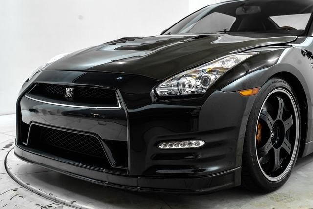 Used 2014 Nissan GT-R Black Edition AWD/4WD image 16