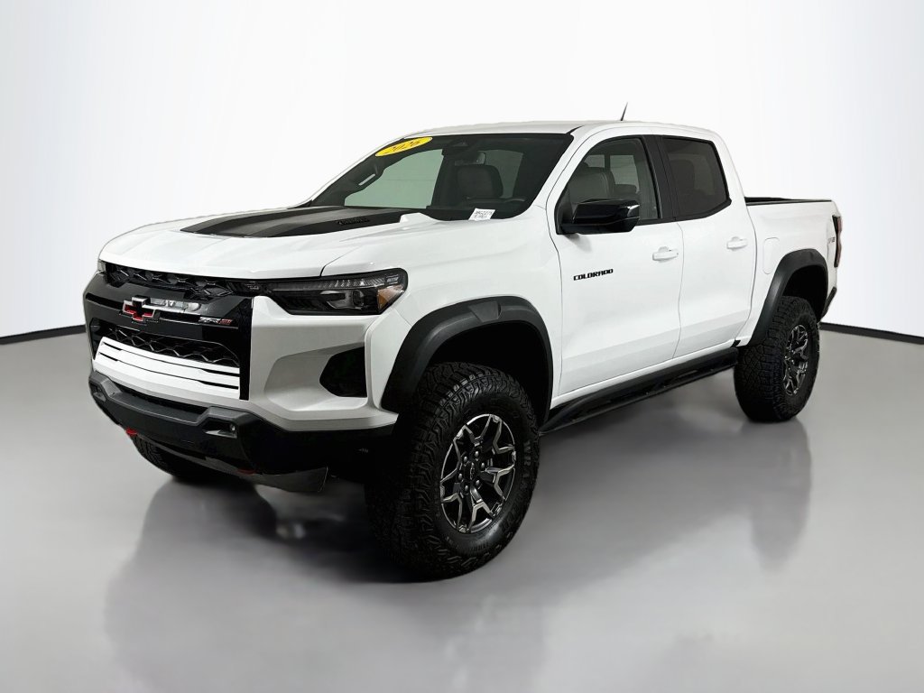 Used 2026 Chevrolet Colorado ZR2 AWD/4WD image 3