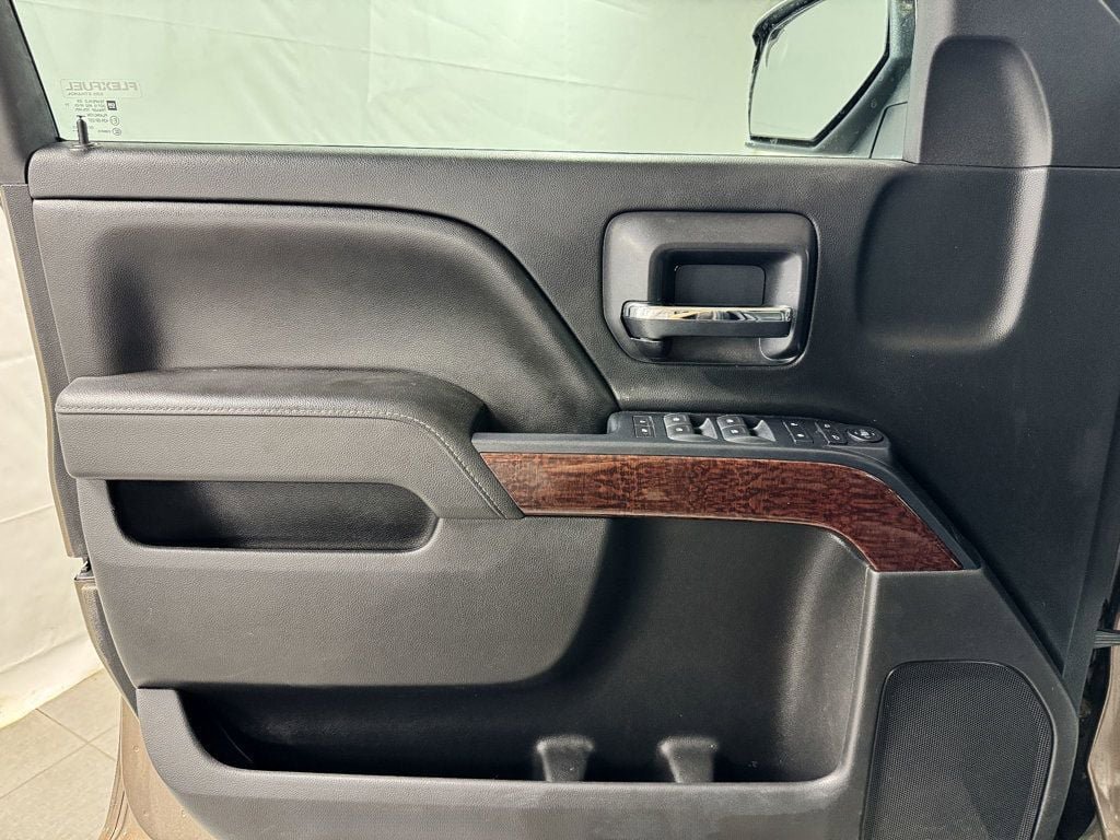 Used 2015 GMC Sierra 1500 SLE w/ SLE Value Package AWD/4WD image 12