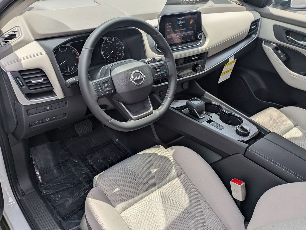 New 2025 Nissan Rogue SV AWD/4WD image 32