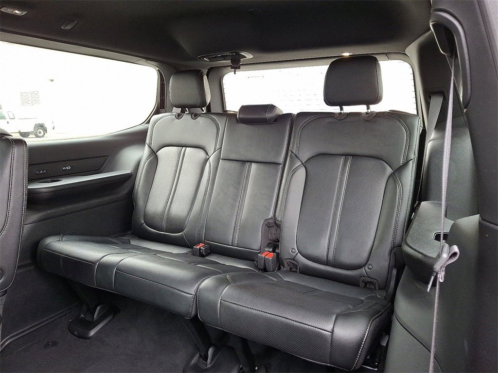 Used 2023 Jeep Wagoneer Series III w/ Preferred Equipment Group image 15