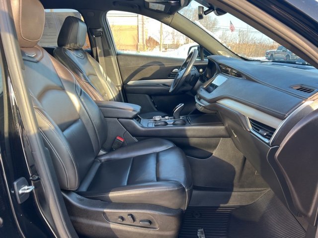 Used 2021 Cadillac XT4 Premium Luxury w/ Cold Weather Package image 11