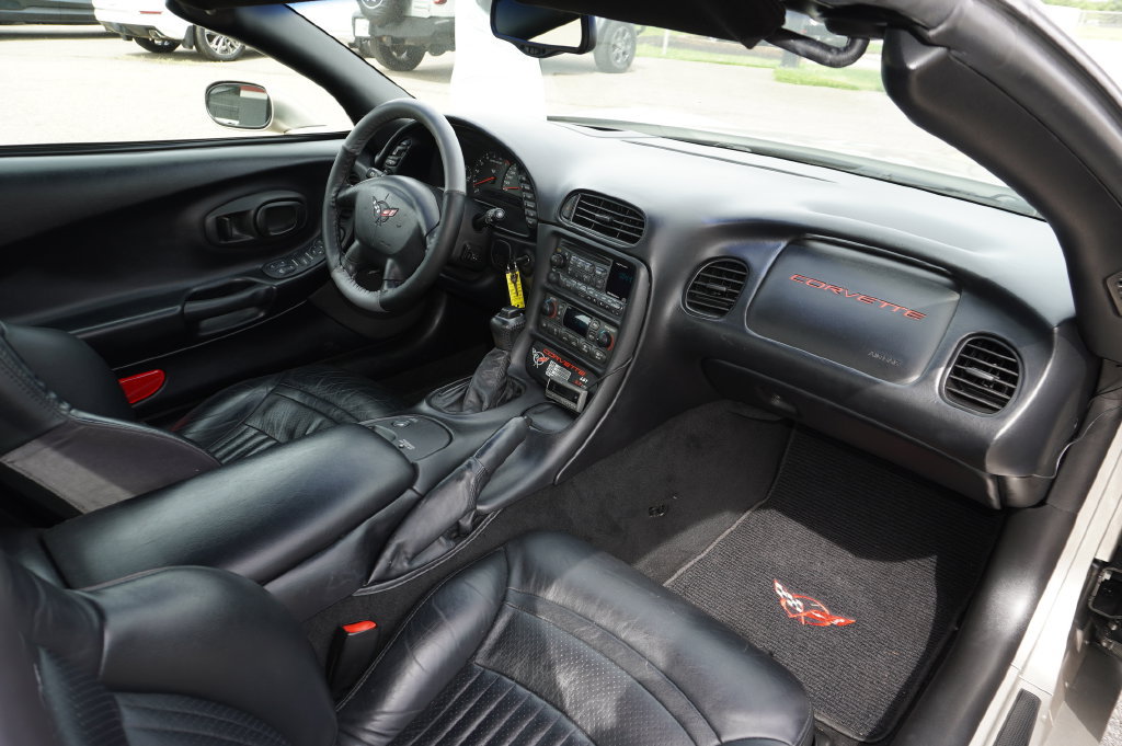 Used 2001 Chevrolet Corvette Convertible w/ Preferred Equipment Group2 RWD image 28