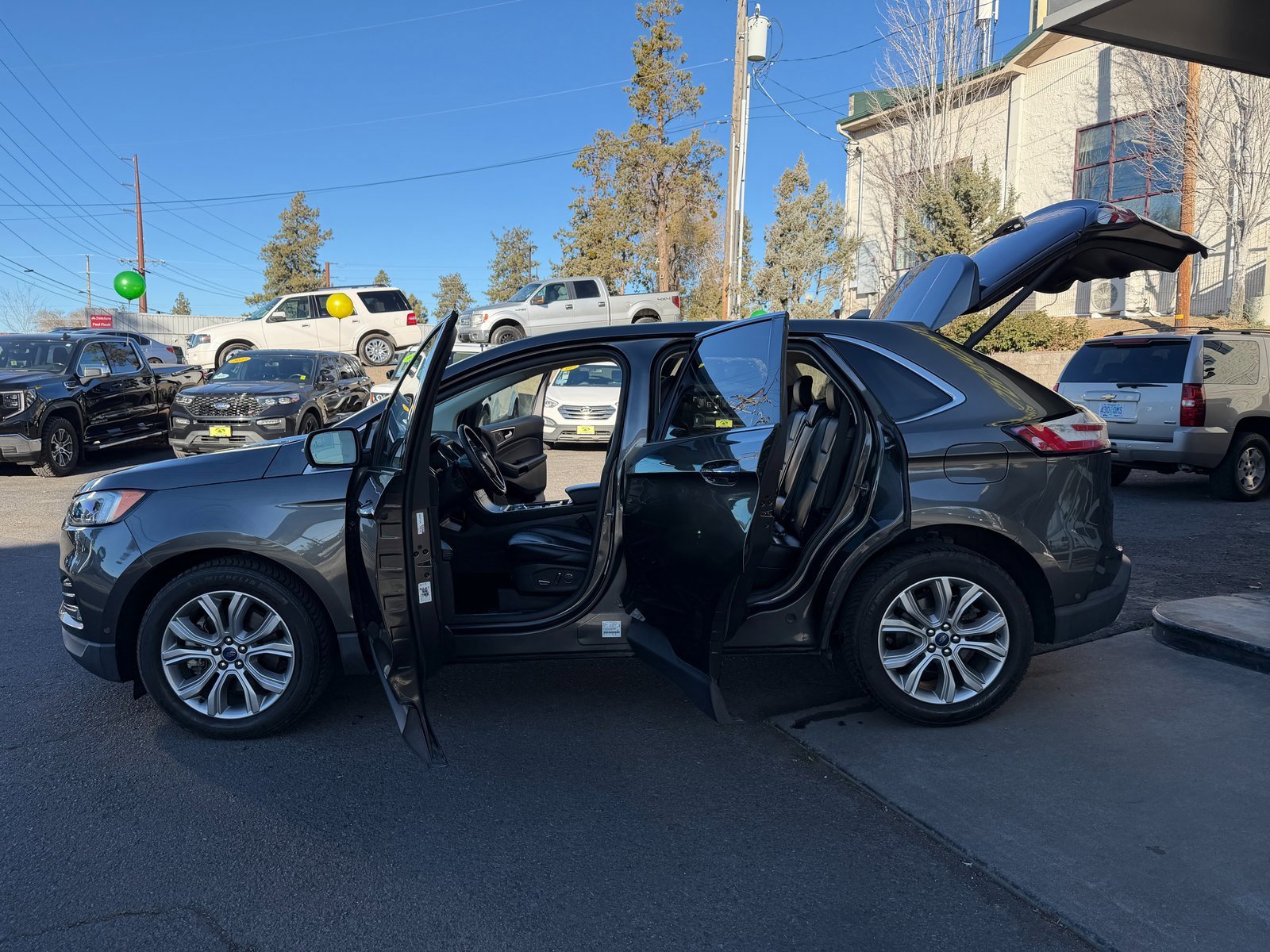 Used 2019 Ford Edge Titanium w/ Equipment Group 301A image 8