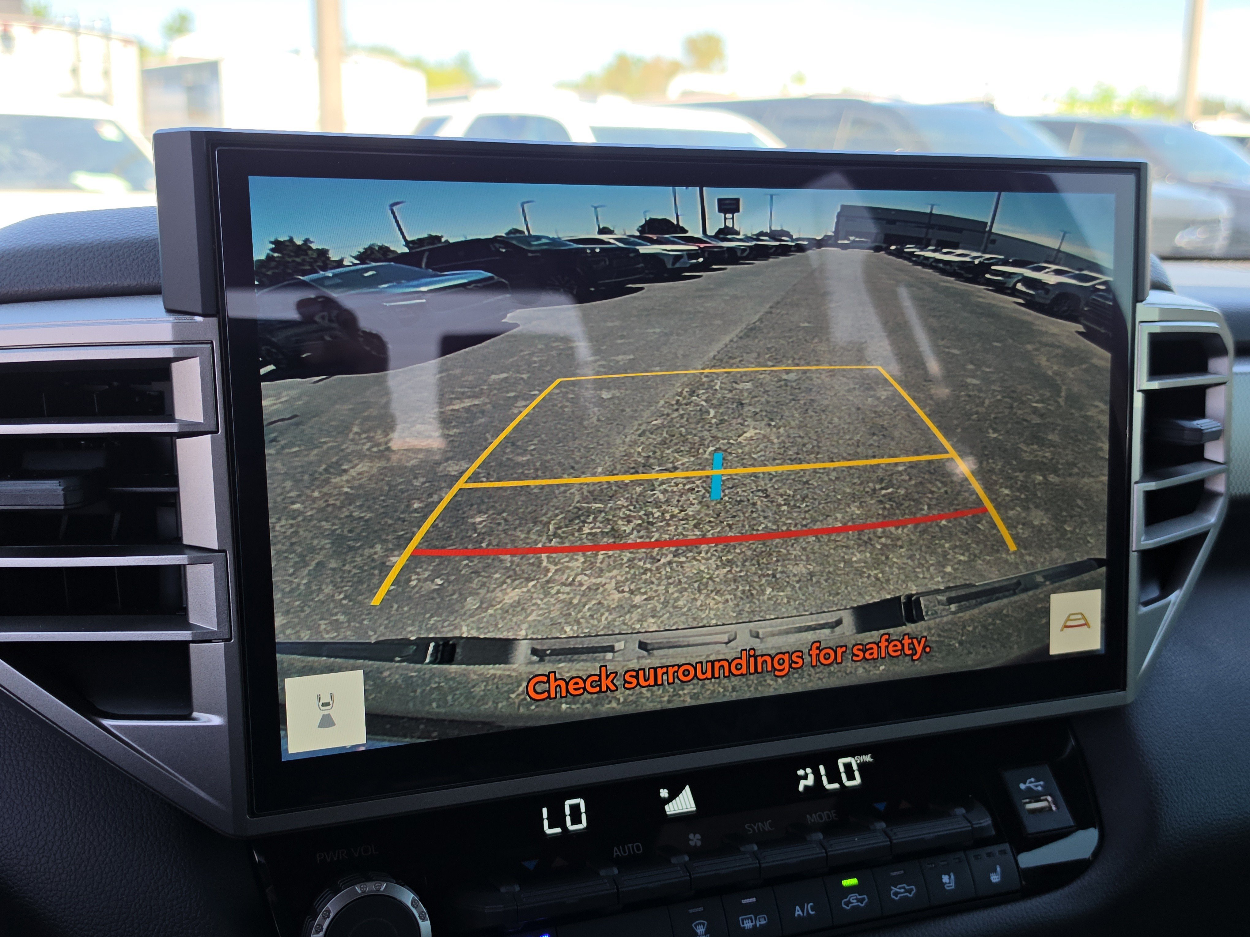 Used 2025 Toyota Tundra Limited AWD/4WD image 25