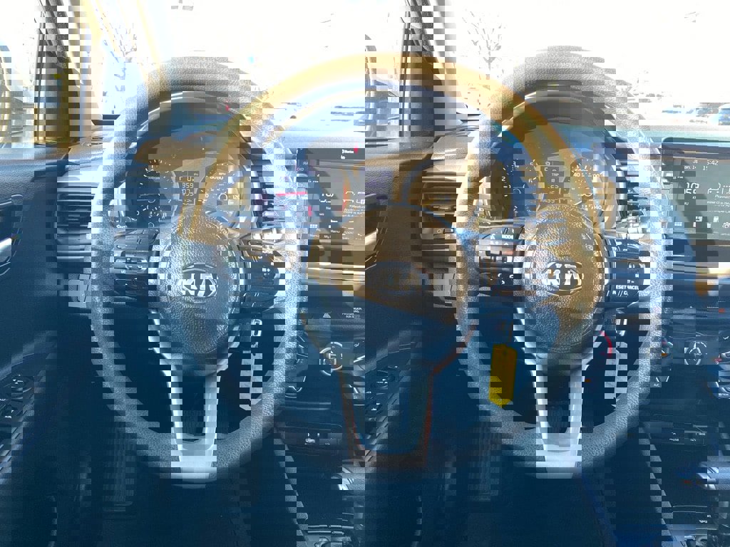 Used 2019 Kia Rio S image 4