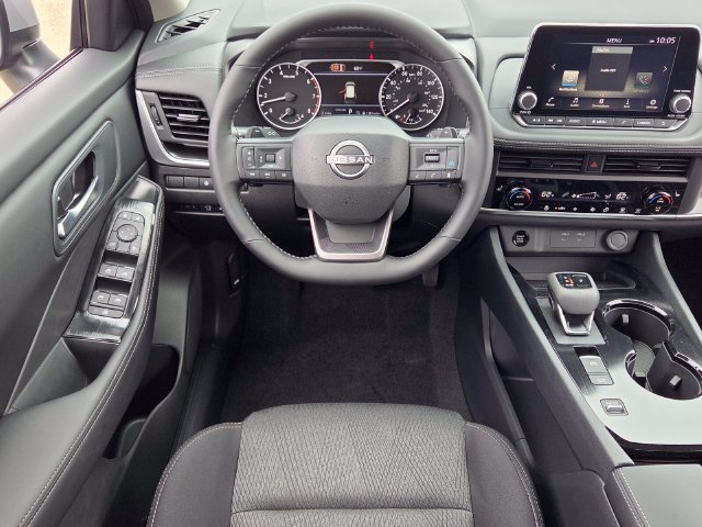 Used 2026 Nissan Rogue SV w/ Cold Weather Package FWD image 7