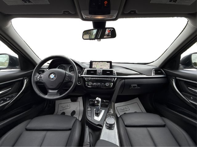 Used 2018 BMW 320i xDrive Sedan AWD/4WD image 29