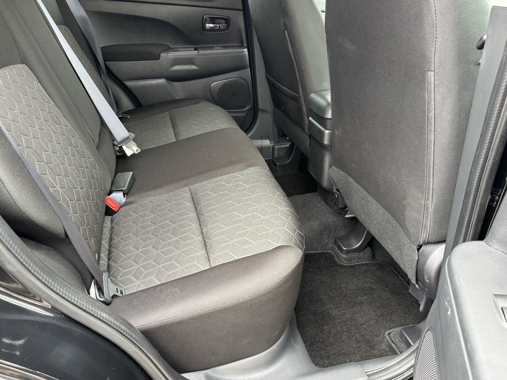 Used 2025 Mitsubishi Outlander Sport ES AWD/4WD image 19